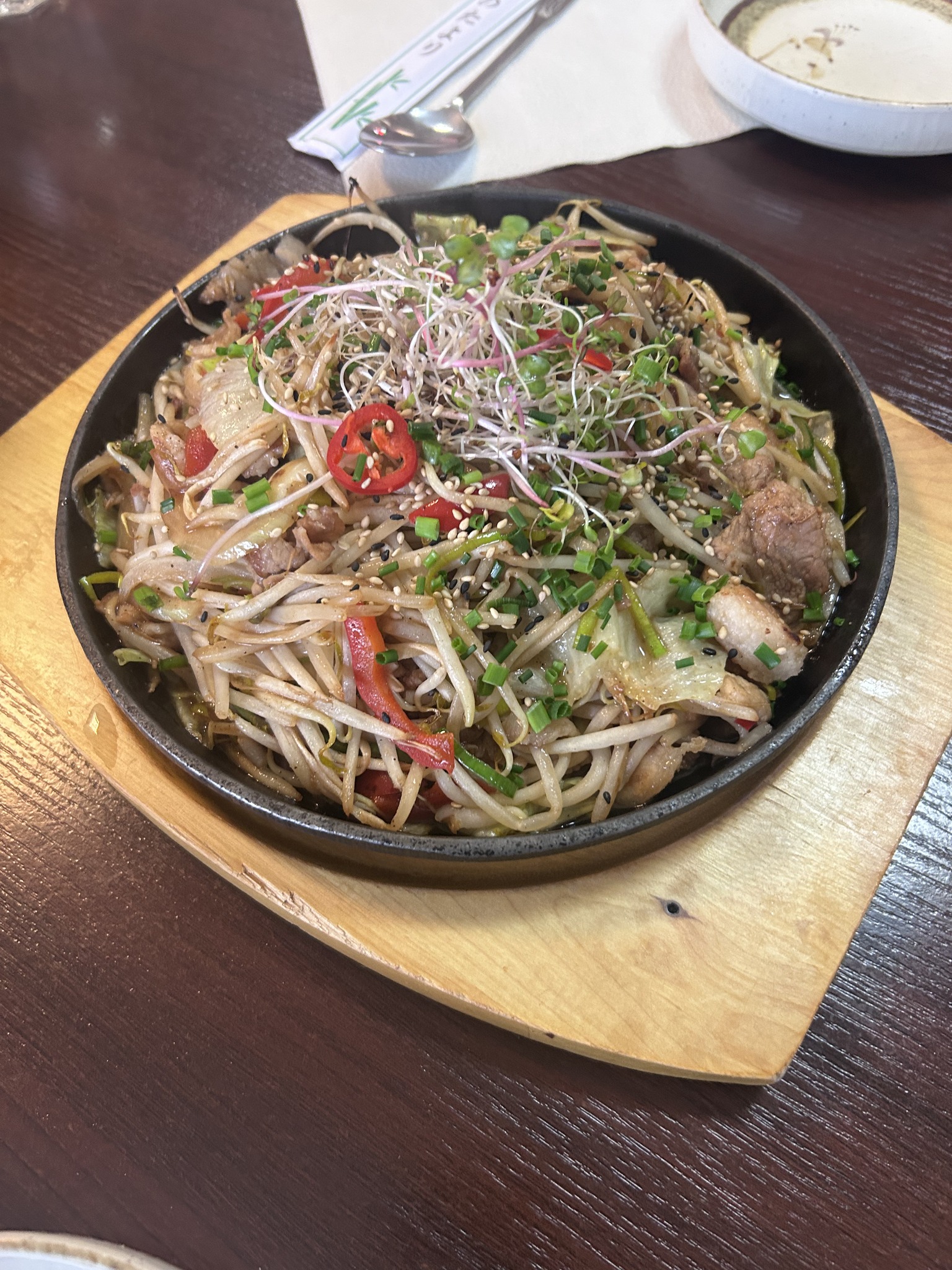 O nas – restauracja koreańska Kang Nam i sklep Ottugi Mart